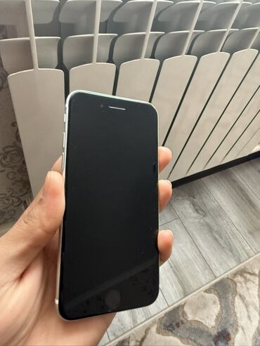 скупка компьютеры: IPhone SE 2020, Колдонулган, 256 ГБ, Ак, 74 %