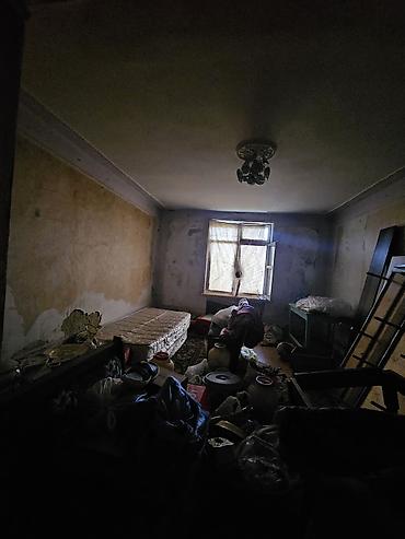 Həyət evləri və villaların satışı: Satılır: Həyət evi - Geniş planlı birmərtəbəli ev, ayrı-ayrı böyük — 4