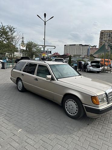 Продажа авто: Mercedes-Benz W124: 1990 г., 2 л, Механика, Бензин, Универсал — 4