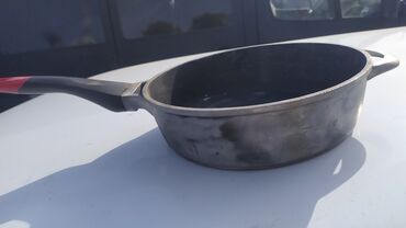wok сковорода: Бальшая 
Скавародка находится в караколе