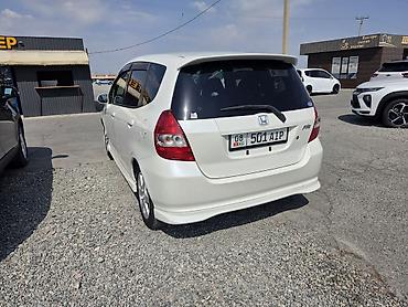 мухабойка на фит: Honda Fit: 2002 г., 1.3 л, Вариатор, Бензин, Хэтчбэк — 2