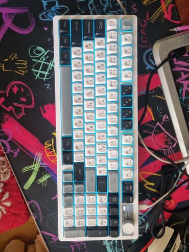 мышка блади: Клавиатура, Механическая, Bluetooth подключение, Размер: 80%