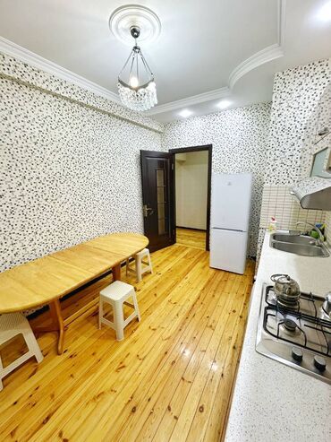 Uzunmüddətli kirayə mənzillər: Əhmədli metrosunun üstündə,16 mərtəbənin,6-cı mərtəbəsində,2 — 8