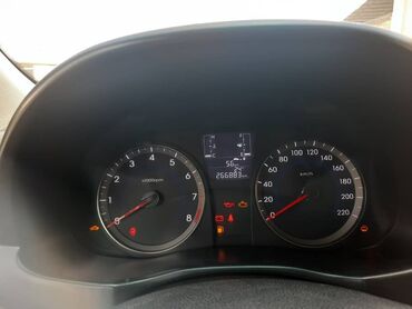 Hyundai: Hyundai Accent: 2015 г., 1.6 л, Механика, Бензин, Седан