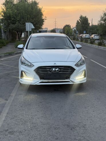 автомобиль на кредит: Hyundai Sonata: 2018 г., 2 л, Автомат, Газ, Седан