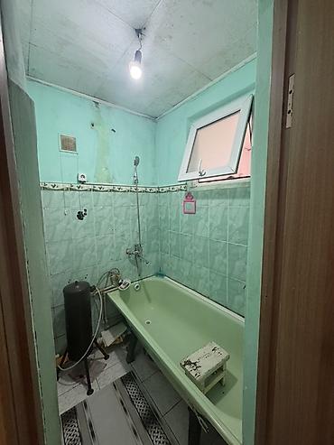 Батирлерди сатуу: 2 бөлмө, 42 м², 2 кабат, Эски ремонт — 2