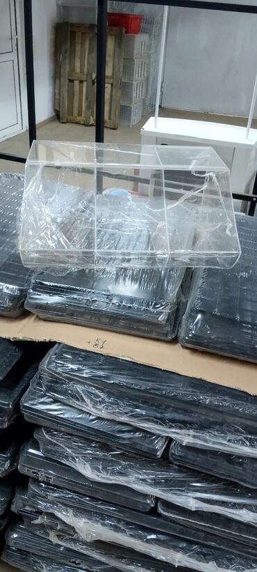 Mebellərin yığılması: Konfet və çərəz üçün vitrinlər sifarişlə hazırlanır — 17