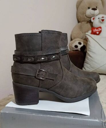 fiksator za kosu: Ankle boots, 39