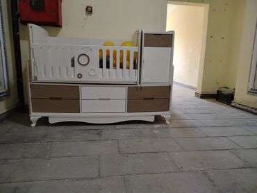 Oğlan üçün, İşlənmiş, Dördbucaq, Beşik, Dəst ilə, Matras ilə, Yellənmə mexanizm ilə