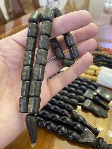 yuxuda qizil sirqa gormek: Qədimi təsbehlər 10 azn ve 20
Azn