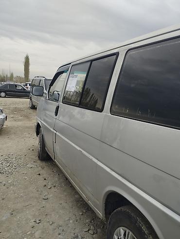 Volkswagen Transporter: 1990 г., 2.4 л, Механика, Дизель, Минивэн