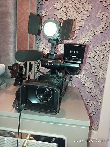 sony hd1500: Sony 1500 Hd videokamera satıram az işlənib, sumka 3 eded batareyka — 2