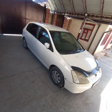 Другие автомобили: Белый 5‑дверный хэтчбек. Основные особенности по фото: - Кузов — 5