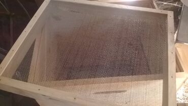 Ostala baštenska oprema: Drvena košnica, pogodna za uzgoj pčela. Izrađena je od prirodnog — 10