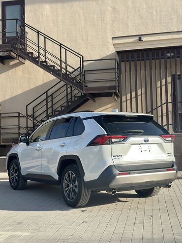 Toyota: Toyota RAV4: 2023 г., 2.5 л, Автомат, Гибрид, Внедорожник — 4