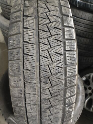 Шины: Шины 225 / 65 / R 17, Зима, Б/у, Комплект, Pirelli