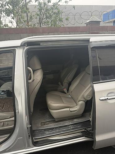 sprinter 4 4: Kia Carnival: 2018 г., 2.2 л, Автомат, Дизель, Минивэн — 6
