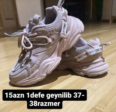 krasovkalar 2019: Ölçü: 37.5, İşlənmiş