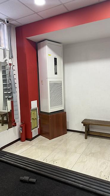 зал: Продаю коммерческое помещение 411кв.м. мкр. Джал. Помещение находится — 9