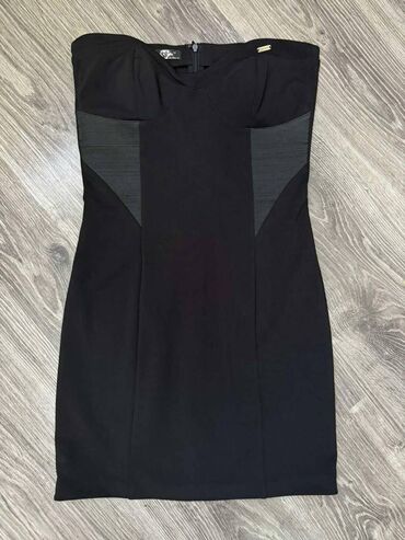crna lanena haljina: Guess S (EU 36), bоја - Crna, Top (bez rukava)