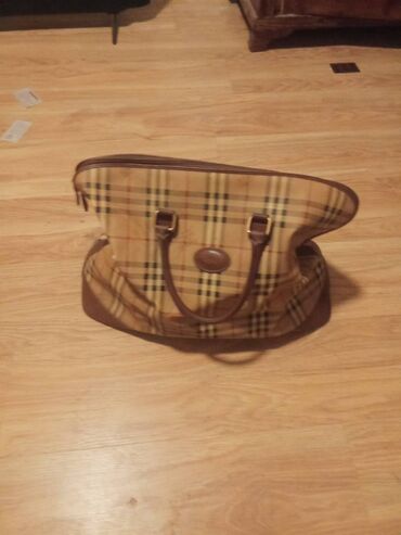 Torbe: Dve originalne Burberry torbe . Iz osamdesetih godina . Bile su u — 4