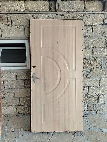 prila: Metal giriş qapısı satılır. Qapı komplekt şəkildədir: metal çaərçivə — 3