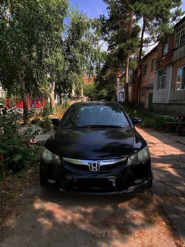 авто в аренду посуточно: Honda Civic: 2008 г., 1.3 л, Вариатор, Гибрид, Седан at lalafo.kg авто в аренду посуточно: Honda Civic: 2008 г., 1.3 л, Вариатор, Гибрид, Седан