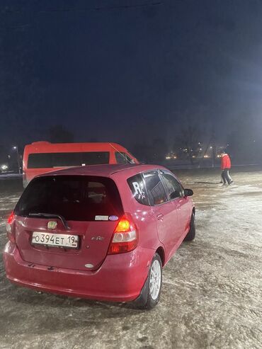 100 перохдка: Honda Fit: 2001 г., 1.3 л, Автомат, Бензин, Хэтчбэк