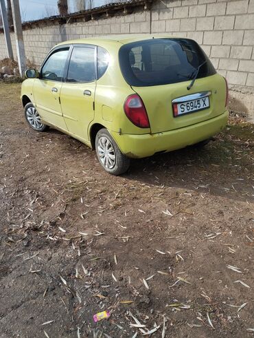 Daihatsu: Daihatsu Sirion: 1999 г., 1 л, Механика, Бензин, Универсал