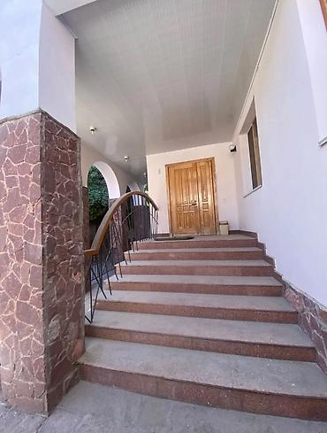 Долгосрочная аренда домов: 400 м², 9 комнат — 5