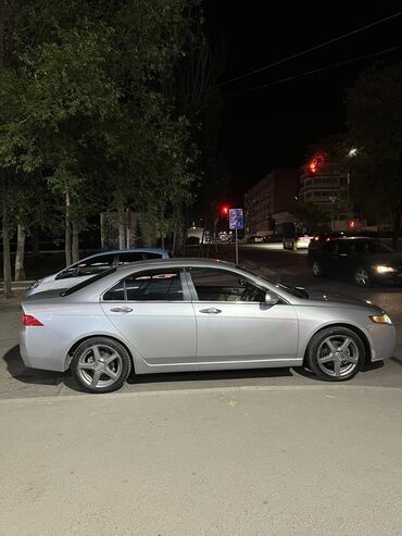 Honda: Honda Accord: 2002 г., 2 л, Автомат, Бензин, Седан