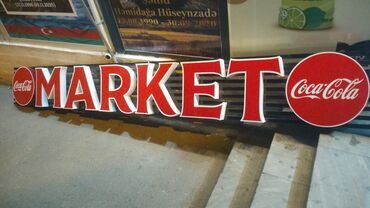 Reklam lövhələri: Coca‑Cola brendli “MARKET” fasad lövhəsi - Tip: işıqlandırılan reklam