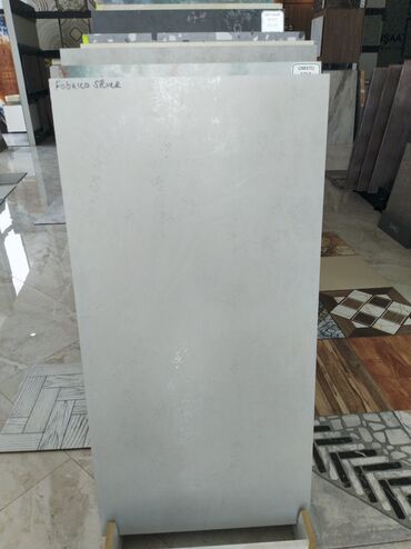 kafel metlax hamam ucun: Fabrico Silver keramika plitəsi - Rəng: gümüşü/boz, yumşaq mat
