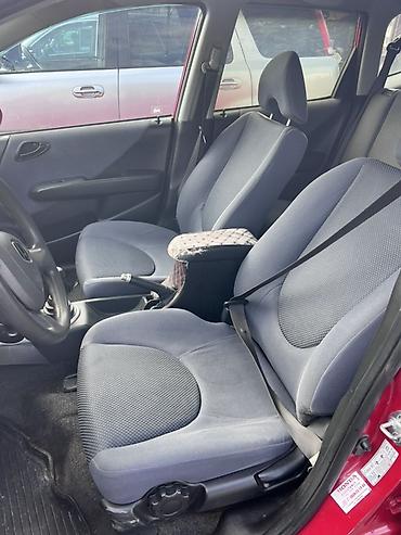 Другие детали салона: Только чалгыла !!! Honda Jazz Цвет Красный❤️ Руль левый Каробка — 3