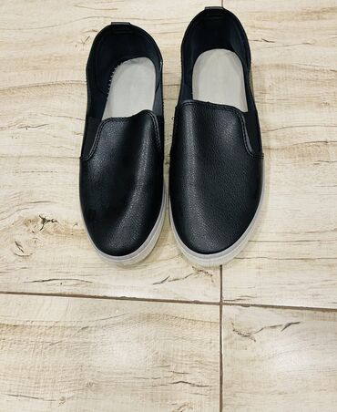 женские белые беговые кроссовки reebok: Размер: 40, цвет - Черный