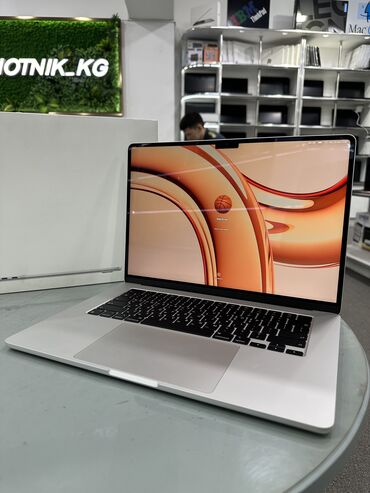 ноутбук macbook: Ноутбук, Apple, 8 ГБ ОЗУ, Apple M2, 15.4 ", Б/у, Для работы, учебы, память SSD