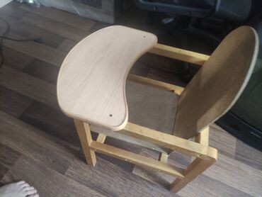 мебель деревянная: Стульчик для кормления Б/у