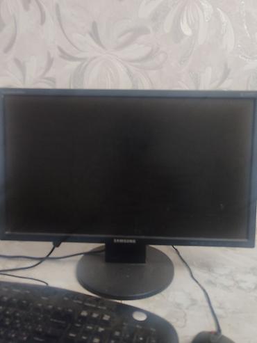 материнских плат: /офисный компьютерный комплект Состав: - Системный блок ATX. Внутри — 5