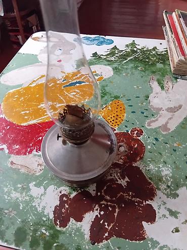 Керосиновые лампы: Керосиновая лампа с высоким стеклянным плафоном (колбой) и — 8