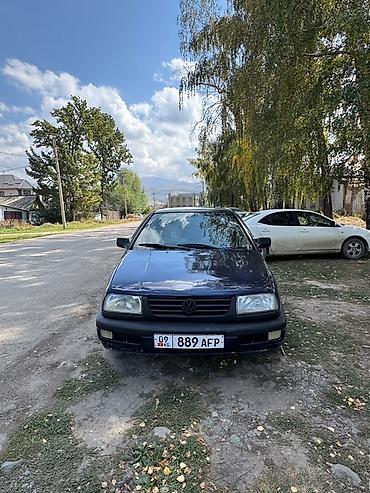 Volkswagen Vento: 1994 г., 1.8 л, Механика, Бензин, Седан