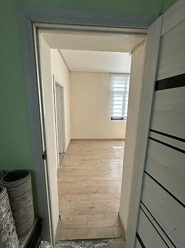 2этаж: Аренда офисов, 90 м², В торговом центре, 1 линия, С отдельной кухней, С юридическим адресом — 8