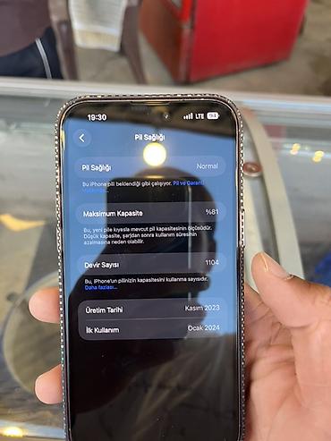 ikinci el ayfon 12 pro max: IPhone 15 Pro Max, 256 GB, Gümüşü, Barmaq izi, Simsiz şarj, Face ID — 9