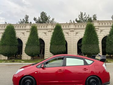 Toyota: Toyota Prius (ikinci nəsil) – hibrid hetçbek - Rəng: qırmızı - Kuzov — 8