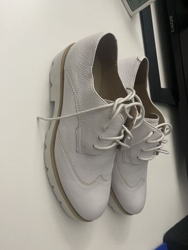 обувь зима женская: Туфли 36, цвет - Белый