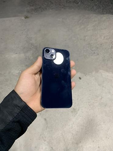 IPhone 13, синий цвет (Midnight). Компактный корпус с плоскими