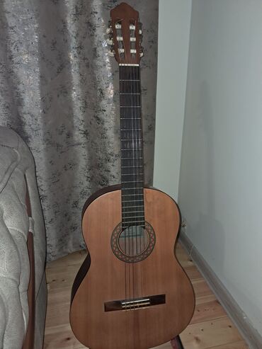 Musiqi alətləri: Klassik gitara, Yamaha, İşlənmiş, Ünvandan götürmə, Ödənişli çatdırılma