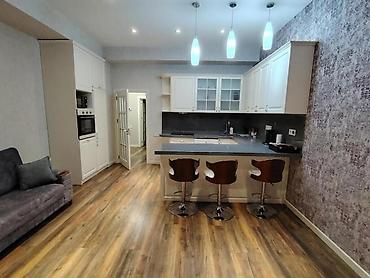 ev alqi satqsi: İcarəyə verilir 3 otaqlı yeni tikili 102 m², Ağ şəhər q. Kateqoriya — 1