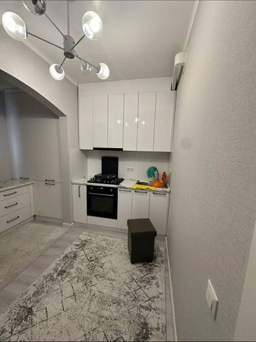 ищу квартиру в оше: 1 бөлмө, 45 кв. м, 106-серия жакшыртылган, 8 кабат, Евроремонт