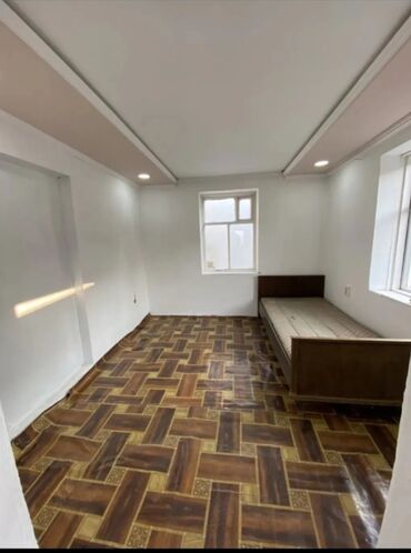 сдаю дом в кызыл аскере: 20 м², 1 комната, Теплый пол, Бронированные двери, Забор, огорожен