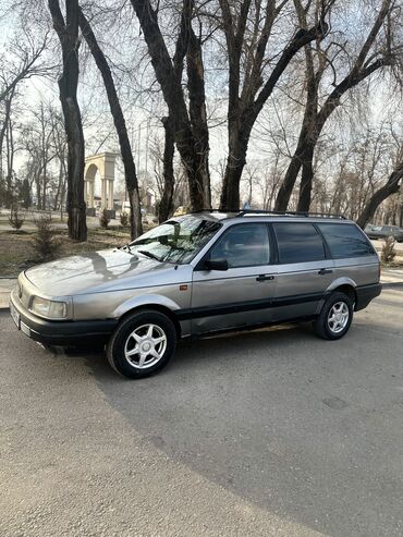 Volkswagen: Volkswagen Passat: 1990 г., 1.8 л, Механика, Бензин, Универсал